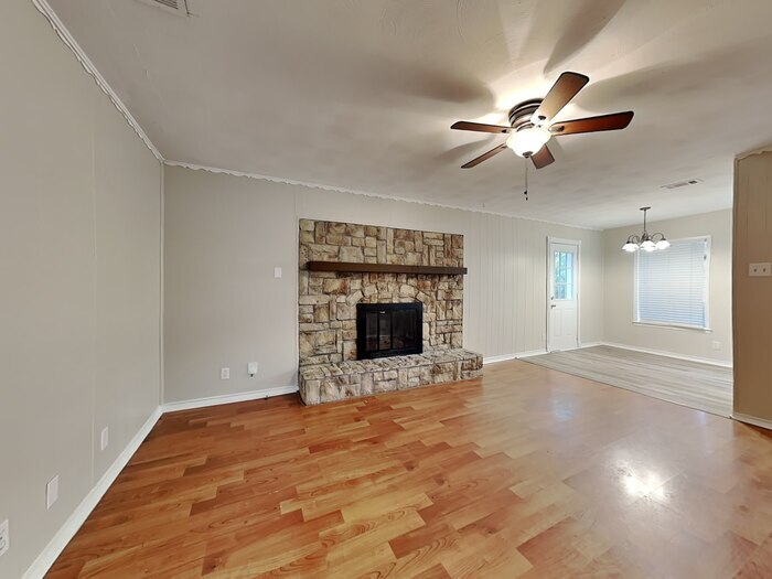 Building Photo - 4617 Ashwood Dr