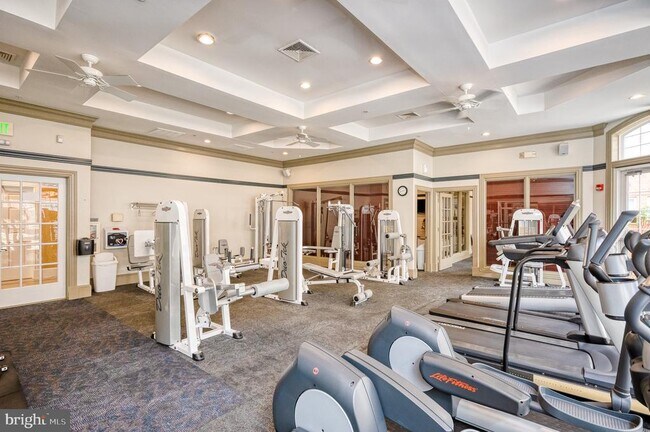 Building Photo - 400 Symphony Cir