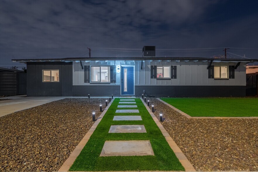 Building Photo - 7902 E Latham St