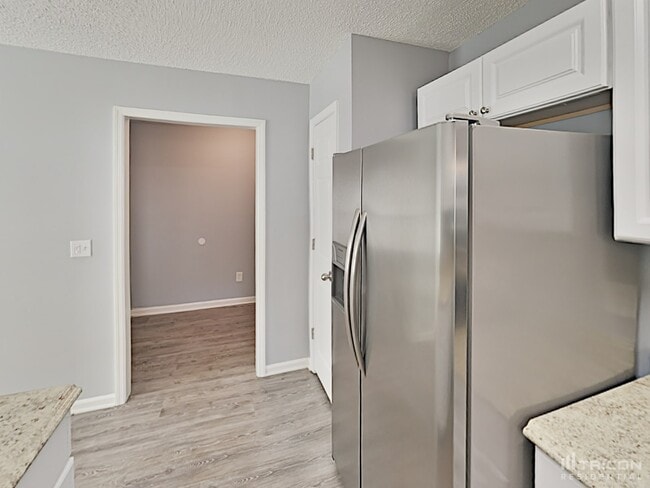 Building Photo - 133 Riverwalk Ct