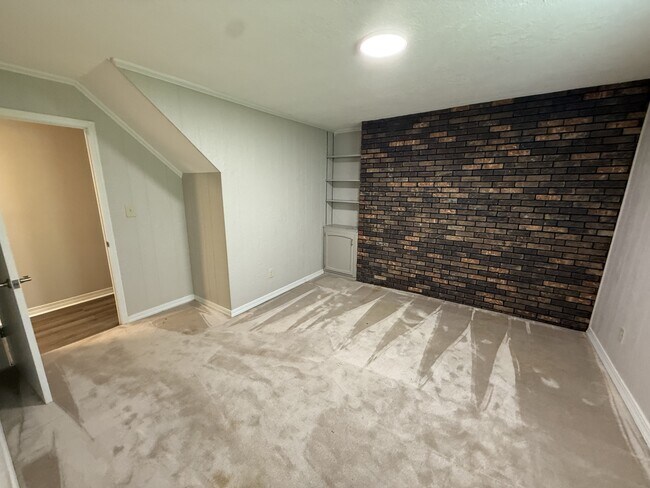 Building Photo - 364 Ridgewood Dr