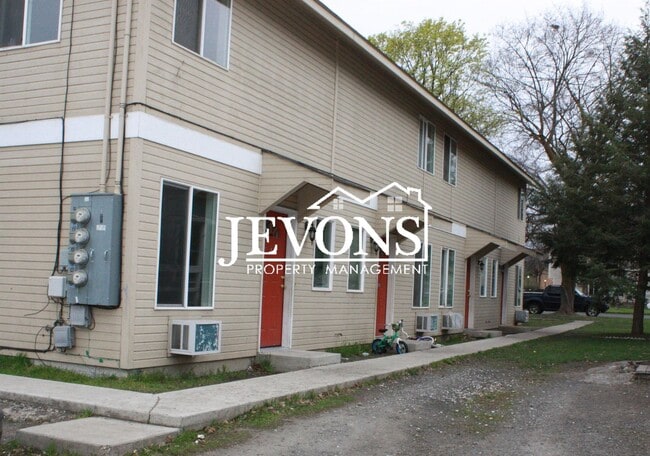 Building Photo - 309 N Naches Ave
