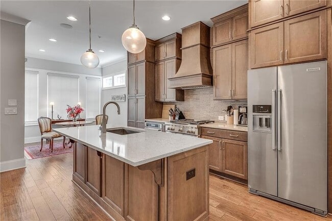 Building Photo - 345 Glen Iris Dr NE