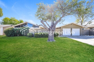 Building Photo - 274 Meadow Path Dr