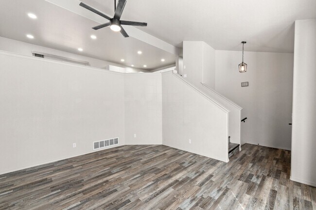 Building Photo - Post Falls ID Multi-Level Home for Rent