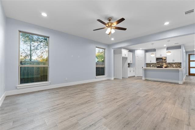 Building Photo - 520 E 5th St