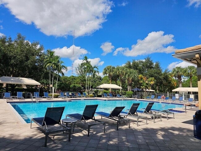 Building Photo - 7533 Topiary Ave