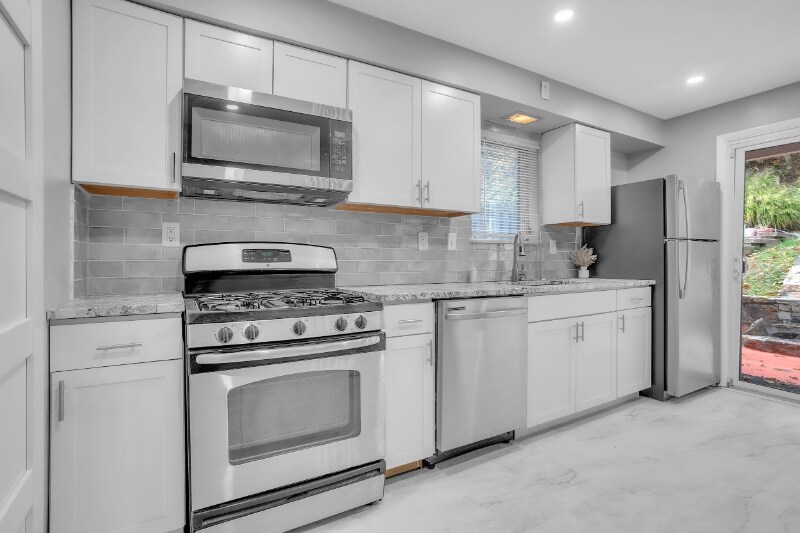 Building Photo - 6513 Stanton Ave