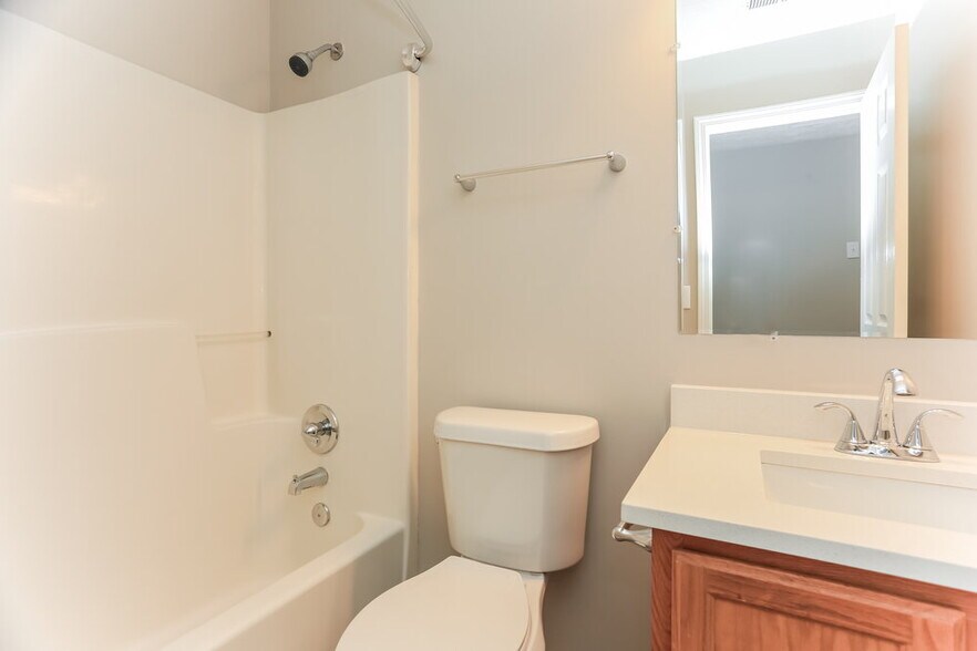 Building Photo - 6265 New Magnolia Pl