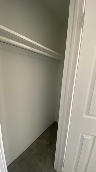 Building Photo - 226 E Cresse Ave