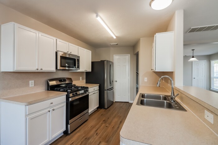 Building Photo - 6814 Strathmore Pl Ct