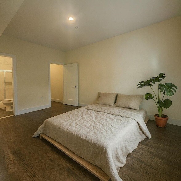 Building Photo - 3294 John F. Kennedy Blvd