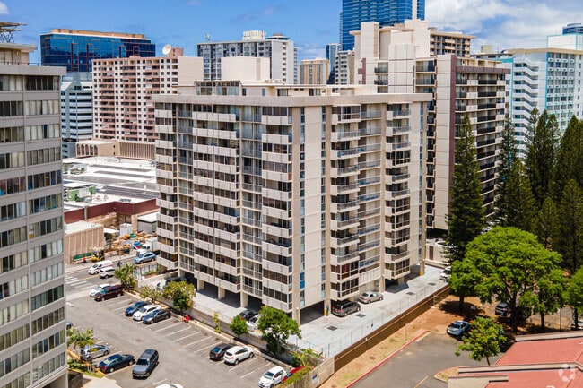 Building Photo - Kapiolani Townhomes