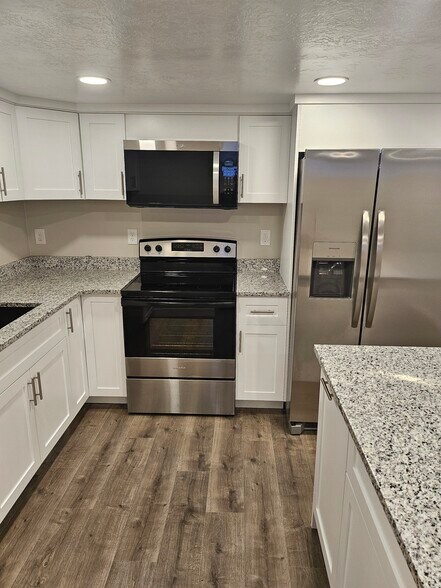 Building Photo - 3503 Quincy Ave