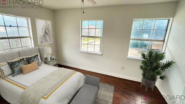 Building Photo - Walking Distance to the Stockyards!