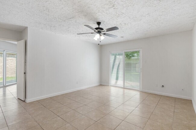 Building Photo - 16211 Olive Glen Dr