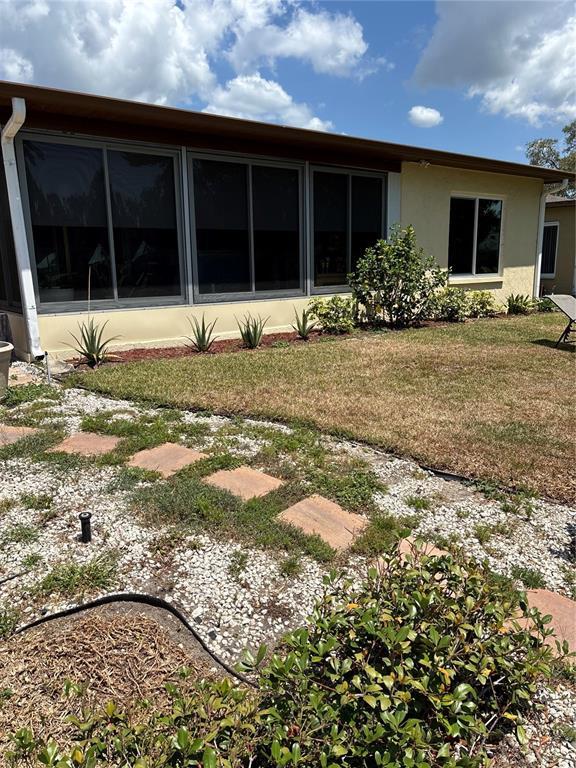 Building Photo - 10531 Meadow Hill Dr