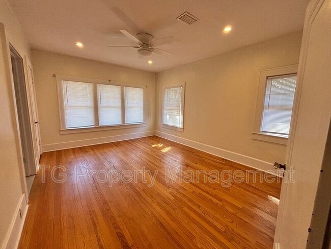 Building Photo - 3522 Pine St