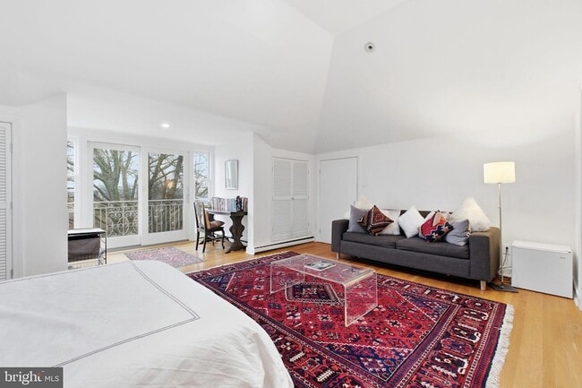 Building Photo - 3308 R St NW