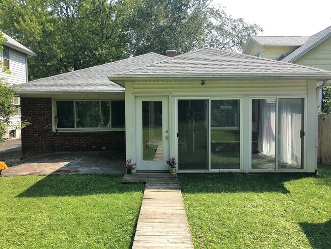 Building Photo - 465 Ontario St