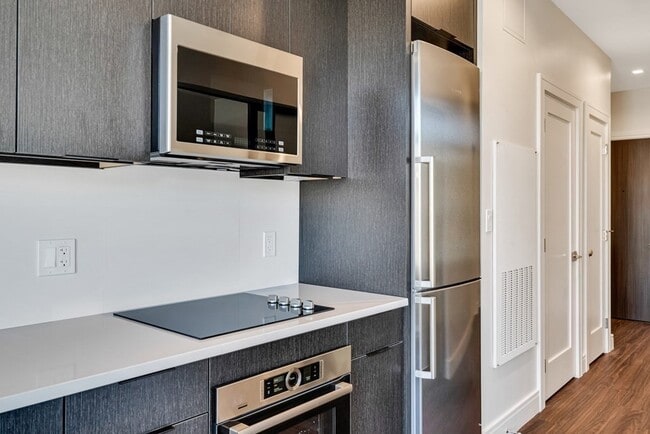 Building Photo - 99 Sumner St