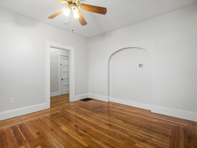 Building Photo - 151 E Mountain Ave