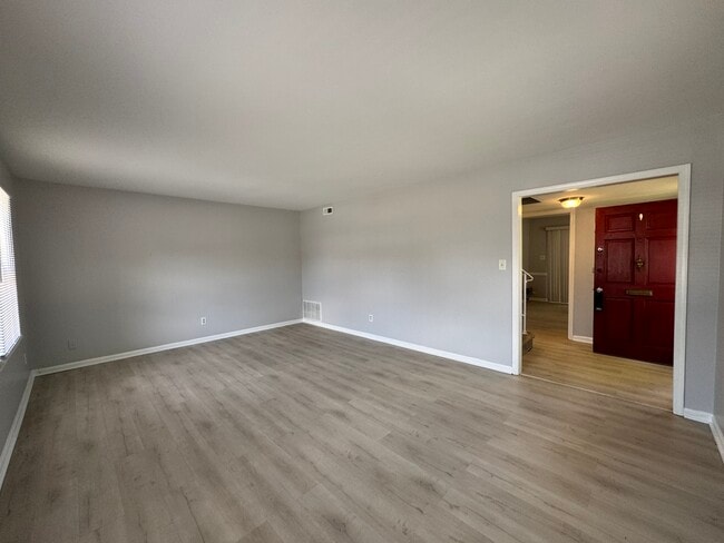 Building Photo - 401 Advocate Ct