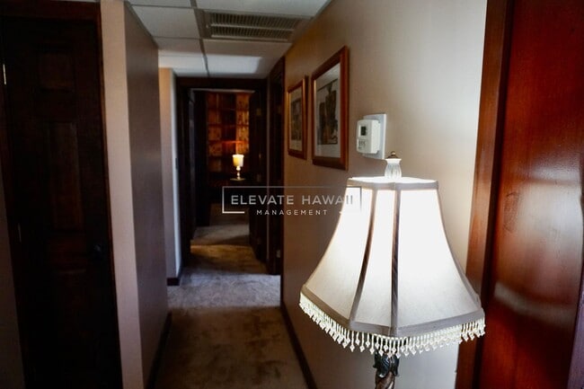 Building Photo - FULLY FURNISHED 2 BED 2 BATH IN WAIKIKI w/ CENTRAL AC & ELECTRICITY INCLUDED!