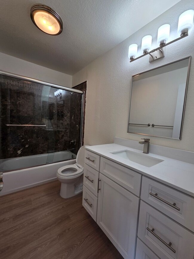 Building Photo - Large 2 Bedroom, 2 Bath Condo in San Ramon