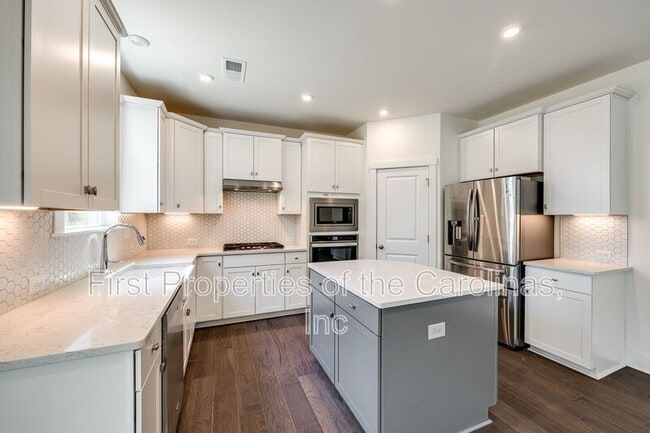 Building Photo - 1540 Striped Bass Ln