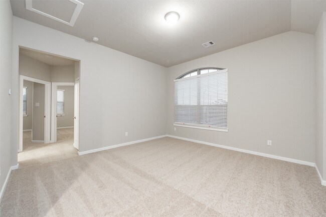 Building Photo - 8706 Fox Trail Dr