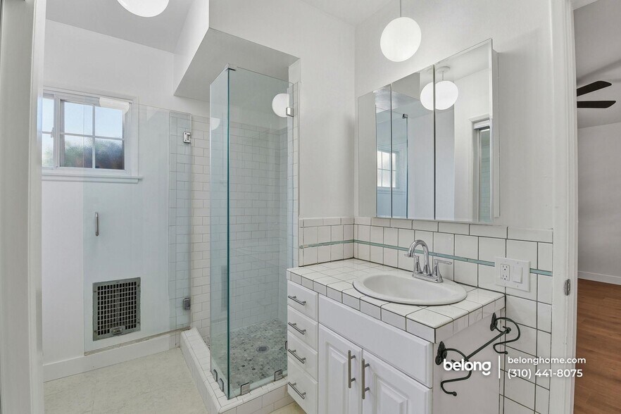 Building Photo - 6539 Petit Ave