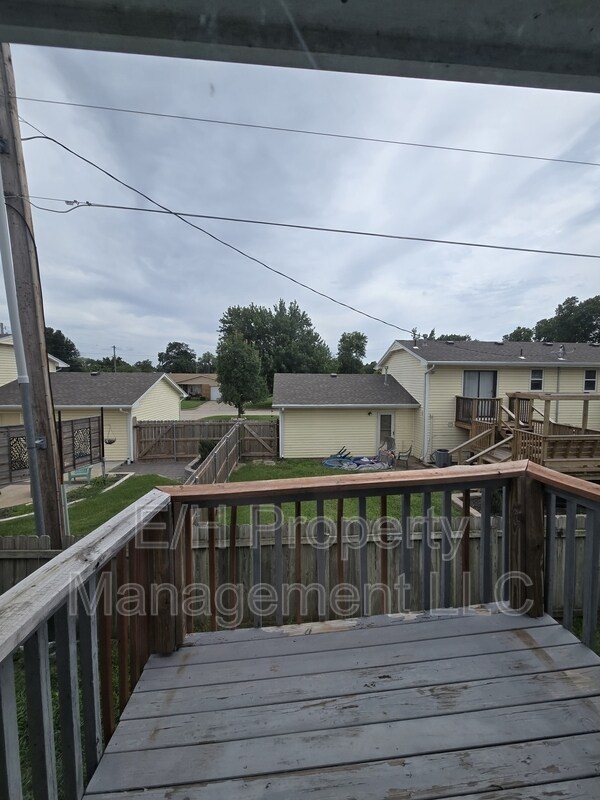 Building Photo - 4460 S Elizabeth Ave