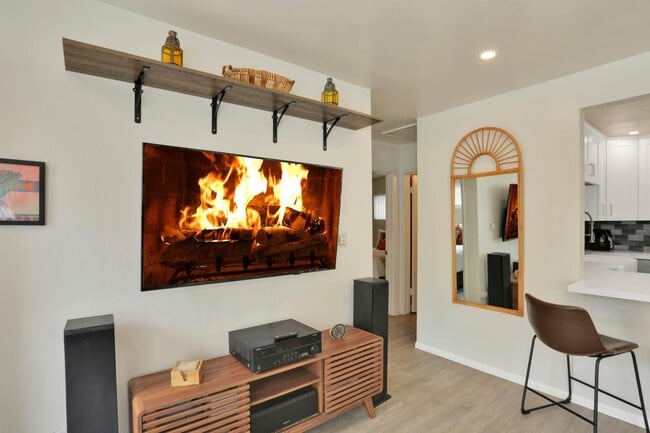 Building Photo - 1818 Diamond St