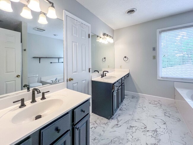 Building Photo - West Knoxville Gem with Privacy, Space & Modern Upgrades