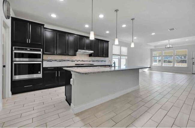 Building Photo - 27242 Volcano Dr