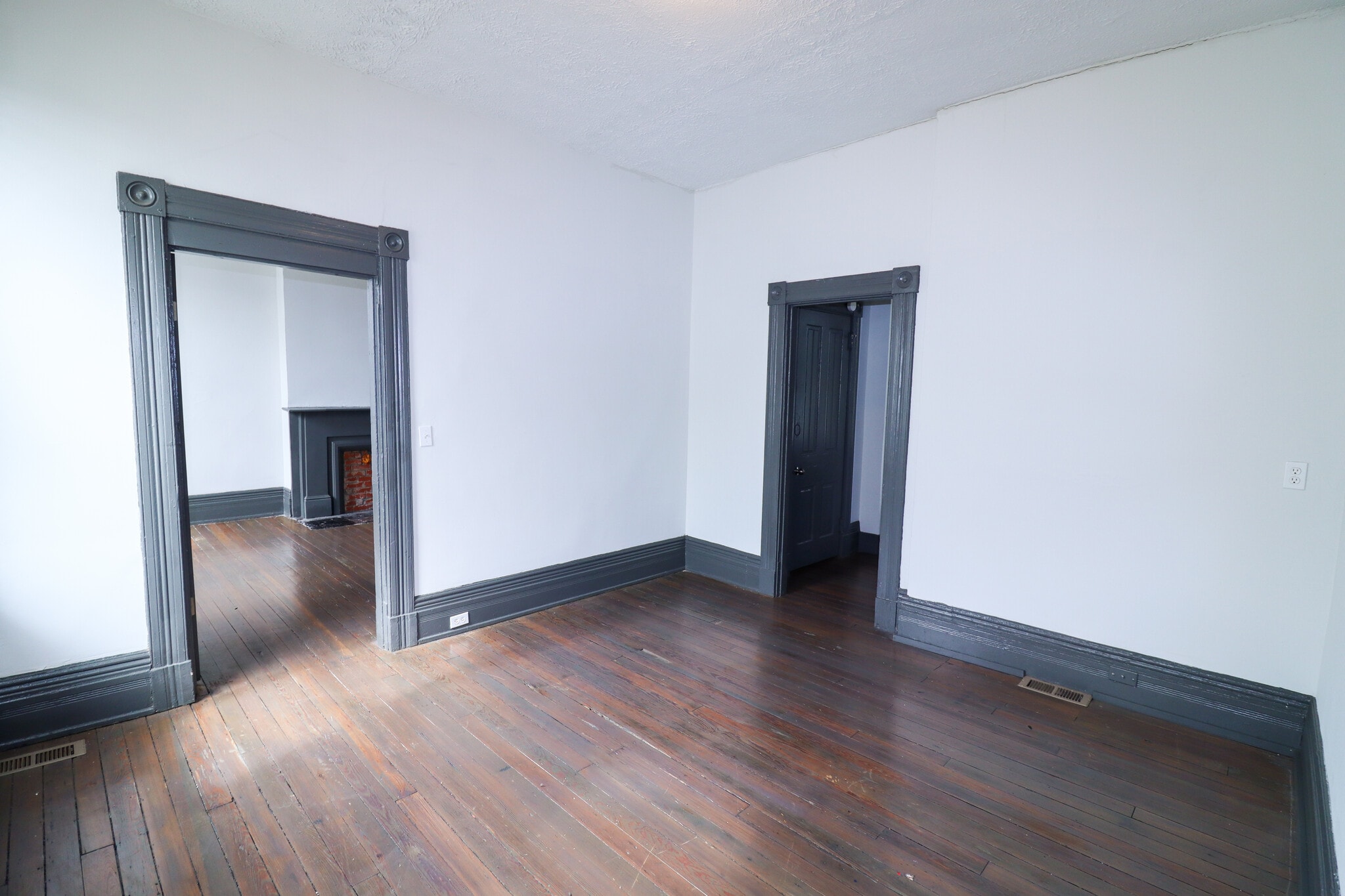 Building Photo - 1 W McMillan St