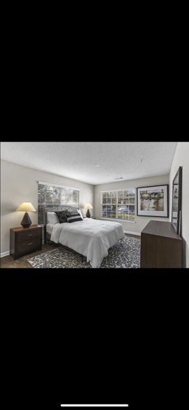 Primary Photo - 1505 Lake Knoll Dr NW