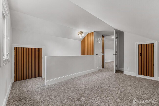 Building Photo - 148 Helmetta Rd