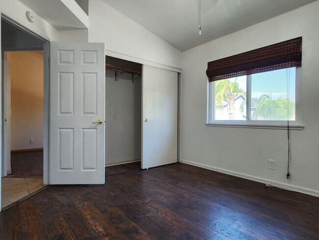 Building Photo - Great Two Story 3BD, 2.5BA Plus Bonus Room...