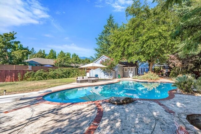 Building Photo - Beautiful Estate for Rent in Ashland