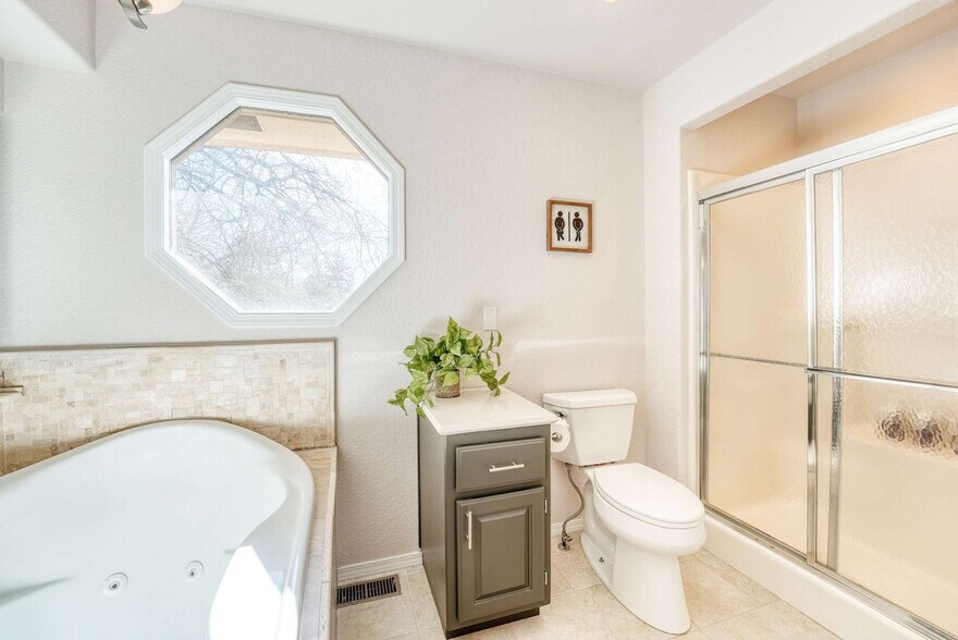 Building Photo - 15 Farnham Dr