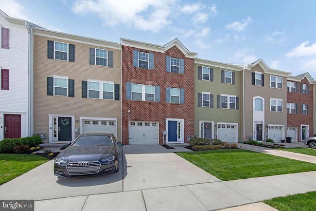 Building Photo - 421 Dogwood Dr