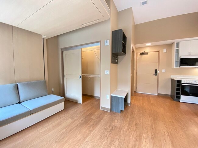 Building Photo - 83 Hanover St