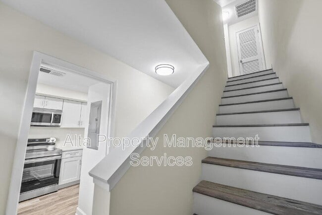 Building Photo - 11357 Bedford Oaks Dr