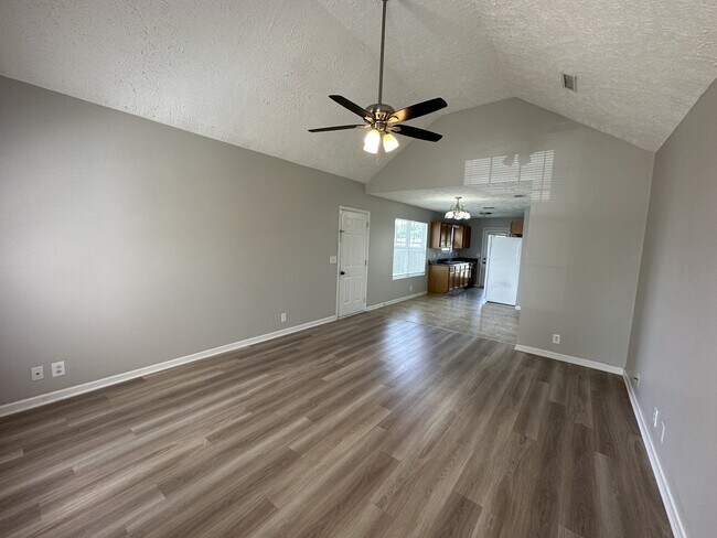 Building Photo - 2815 Elijah Dr