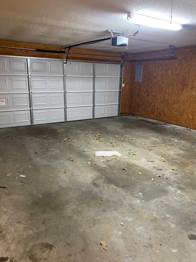 Building Photo - 6206 Summerhill Pl