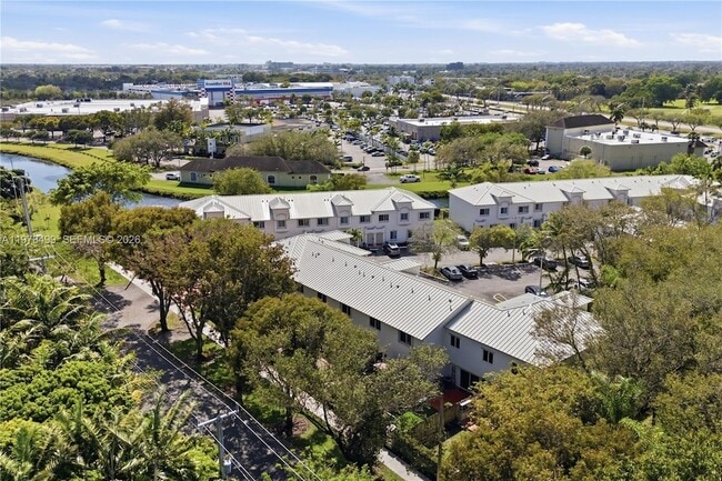 Building Photo - 15720 SW 92nd Ave