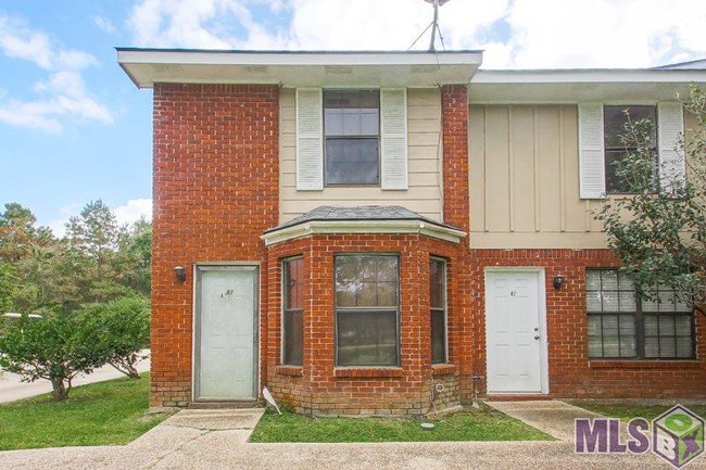 Primary Photo - 16382 Hooper Rd