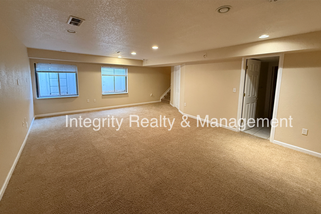 Building Photo - 12664 E Harvard Cir